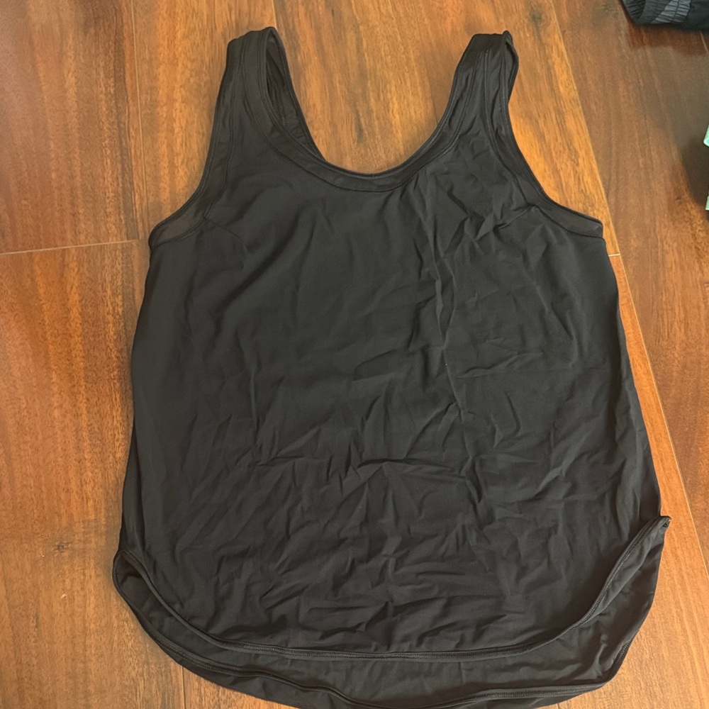 Lululemon black tank size small 4-6